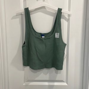 Green scoop neck crop top